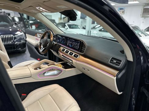 Used 2022 Mercedes-Benz GLS 450 4MATIC image 39