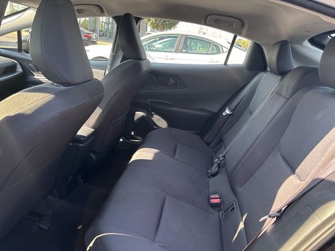 Used 2025 Toyota Prius LE FWD image 28