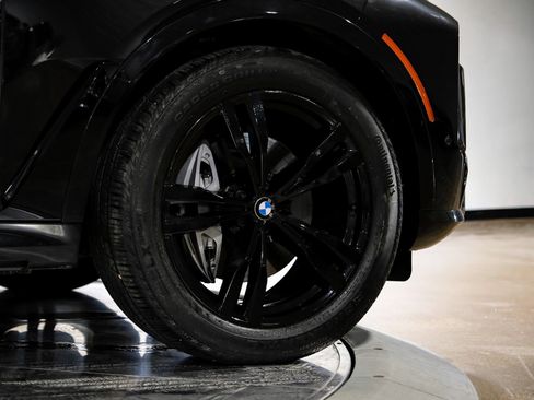Used 2024 BMW X7 xDrive40i w/ M Sport Package image 61