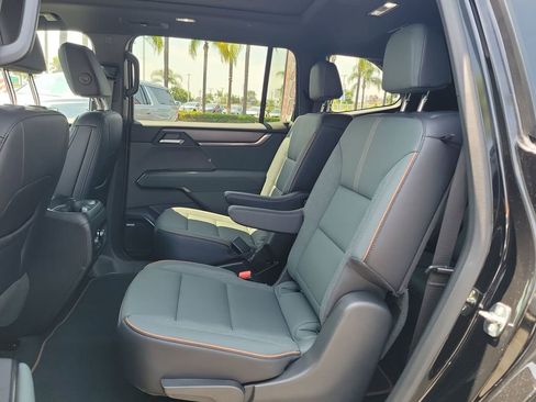 Used 2026 GMC Acadia AT4 w/ Luxury Package AWD/4WD image 26