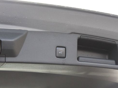 Used 2023 Ford Escape Active image 9