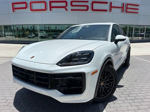Certified 2026 Porsche Cayenne GTS AWD/4WD image 1