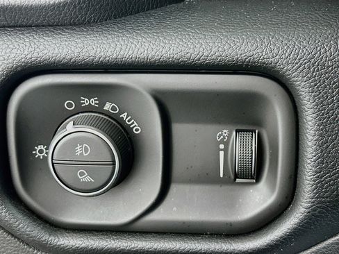 Used 2021 RAM 1500 Big Horn AWD/4WD image 16