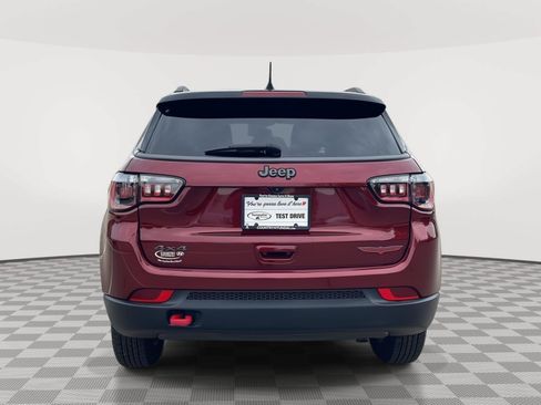 Used 2022 Jeep Compass Trailhawk w/ Trailhawk Convenience Group AWD/4WD image 6