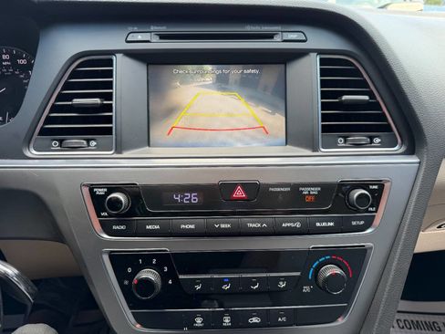 Used 2017 Hyundai Sonata SE w/ Cargo Package FWD image 23