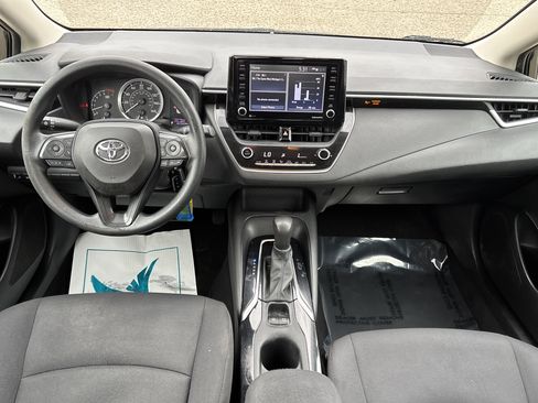 Used 2022 Toyota Corolla LE FWD image 15