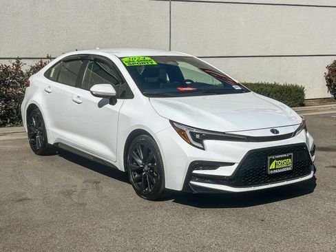 Certified 2024 Toyota Corolla SE image 3