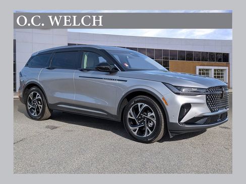 Certified 2024 Lincoln Nautilus Premier w/ Equipment Group 102A image 1