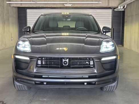 Certified 2026 Porsche Macan AWD/4WD image 13