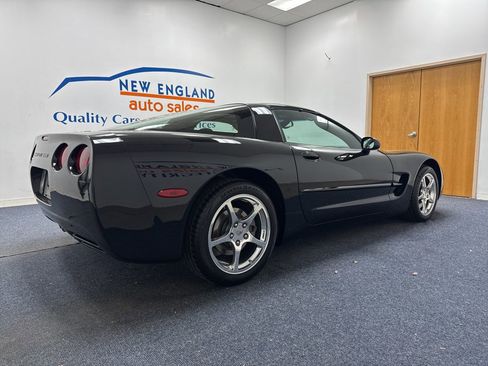 Used 2003 Chevrolet Corvette Coupe w/ Preferred Equipment Group RWD image 7