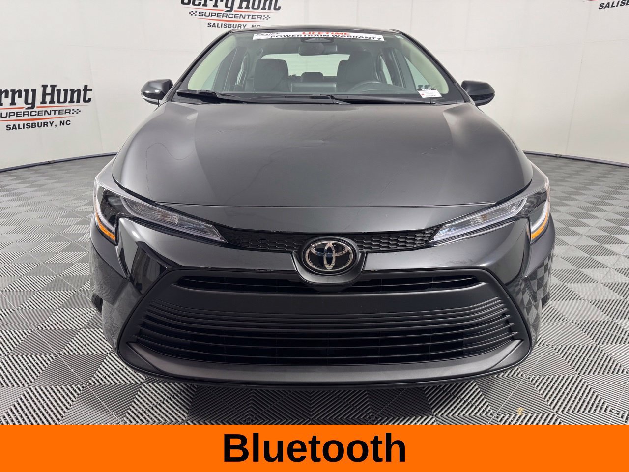 Used 2026 Toyota Corolla LE FWD image 4