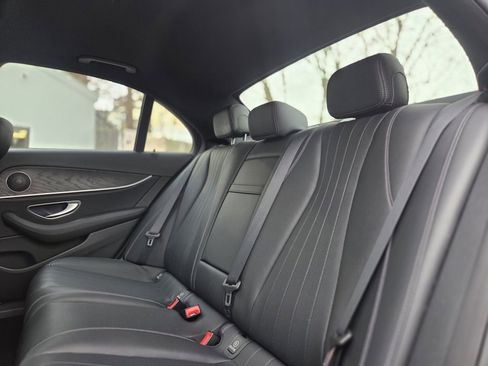 Used 2022 Mercedes-Benz E 350 4MATIC Sedan image 24