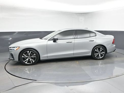 Used 2025 Volvo S60 B5 Plus FWD image 4