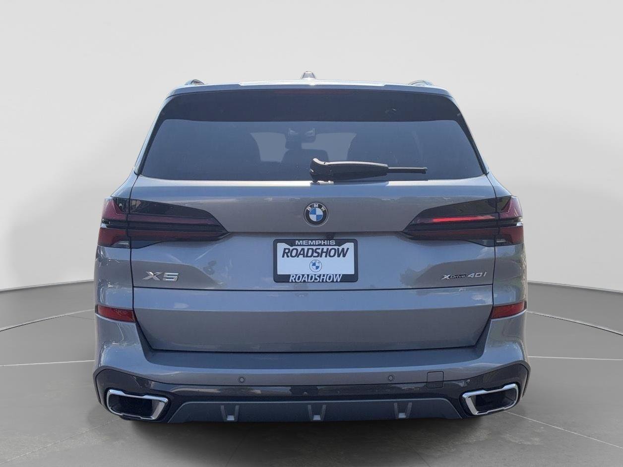 Used 2024 BMW X5 xDrive40i w/ M Sport Package AWD/4WD image 4