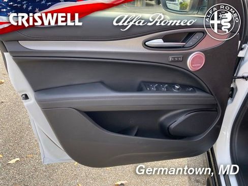 New 2025 Alfa Romeo Stelvio Sprint AWD/4WD image 18
