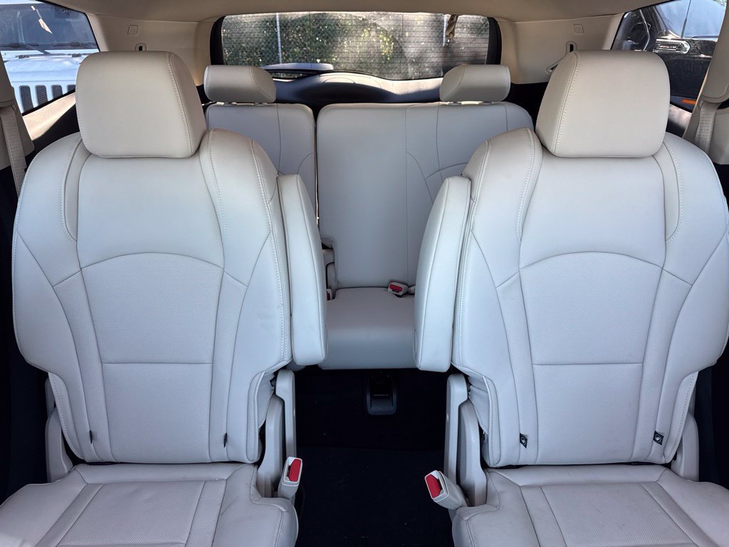 Used 2024 Buick Enclave Essence w/ Experience Buick Package FWD image 16