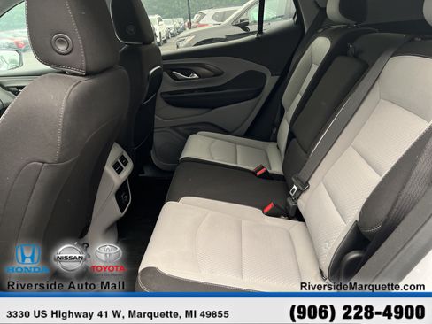 Used 2022 GMC Terrain SLE w/ Driver Convenience Package AWD/4WD image 24