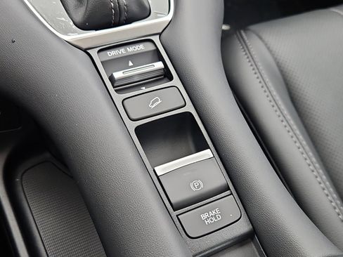 New 2026 Honda HR-V EX-L image 9