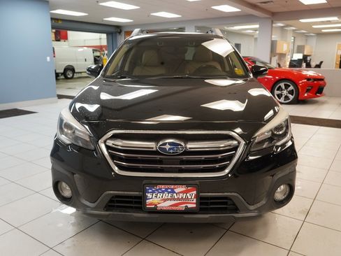 Used 2018 Subaru Outback 3.6R Limited image 16