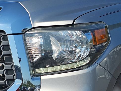 Used 2020 Toyota Tundra SR5 w/ SR5 Leather Package AWD/4WD image 31