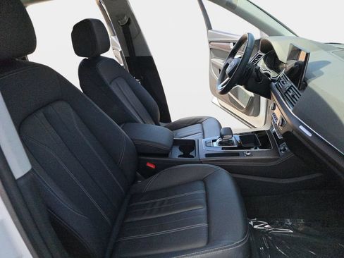 Used 2023 Audi Q5 2.0T Premium Plus w/ Premium Plus Package AWD/4WD image 12