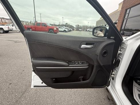 Used 2017 Dodge Charger R/T image 19