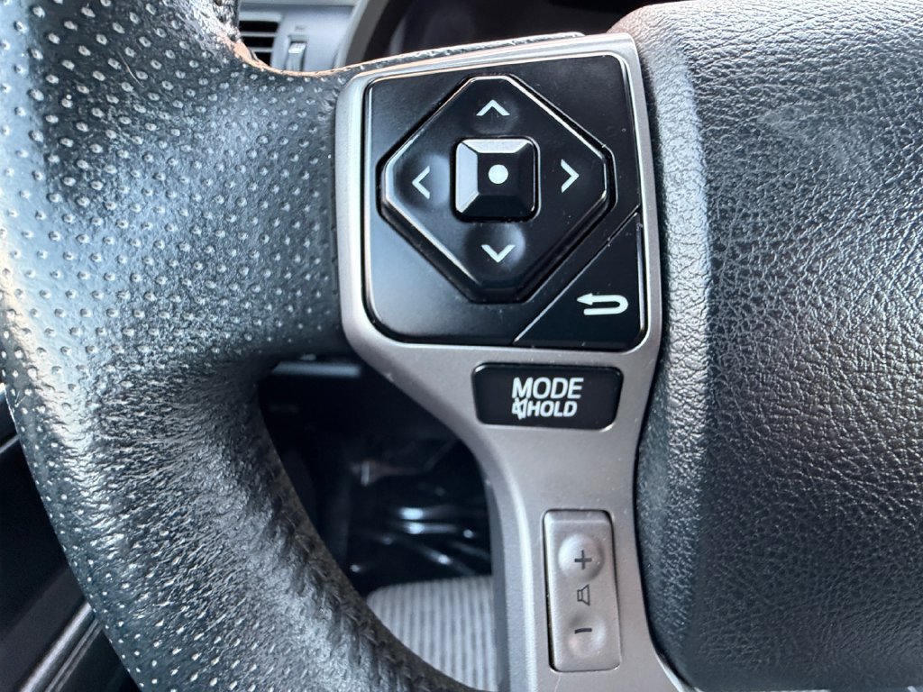 Used 2015 Toyota 4Runner SR5 AWD/4WD image 22