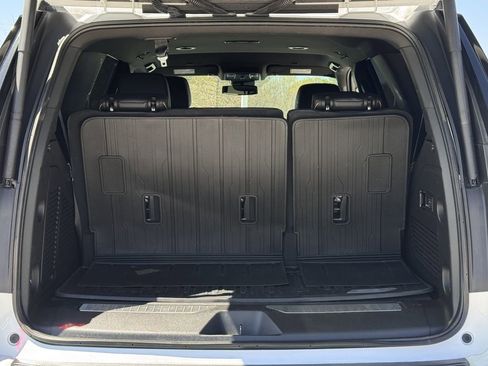 Used 2023 GMC Yukon AT4 w/ LPO, Floor Liner Package image 31