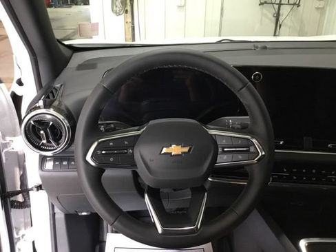New 2026 Chevrolet Equinox LT w/ Convenience Package II AWD/4WD image 20