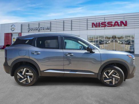 New 2026 Nissan Kicks SV w/ SV Premium Package FWD image 4