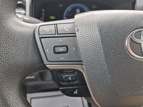 Used 2025 Toyota Camry LE image 21