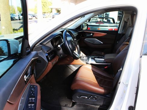 Used 2023 Acura MDX SH-AWD w/ Technology Package image 9