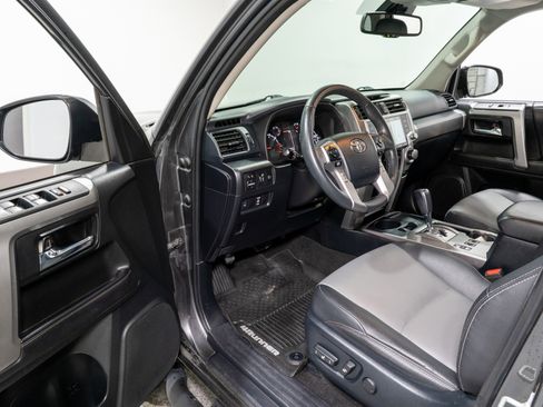 Used 2020 Toyota 4Runner SR5 Premium w/ Moonroof Package image 12