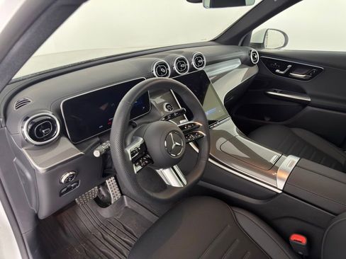 Used 2025 Mercedes-Benz GLC 300 GLC 300 image 13