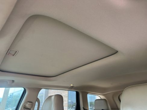Used 2017 Jeep Grand Cherokee Limited AWD/4WD image 6