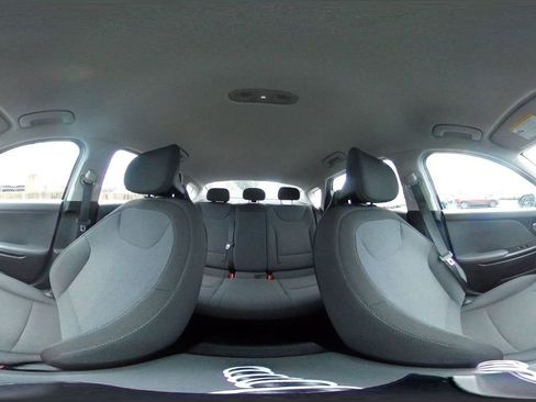 Used 2025 Kia K4 LXS image 44