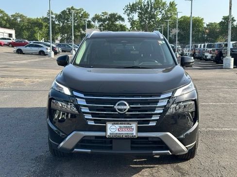 Used 2026 Nissan Rogue SL AWD/4WD image 2