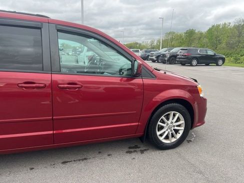 Used 2015 Dodge Grand Caravan SXT FWD image 9