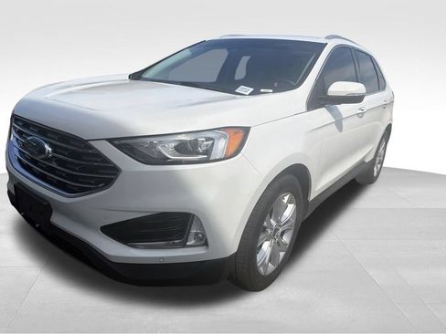 Used 2020 Ford Edge Titanium FWD image 2
