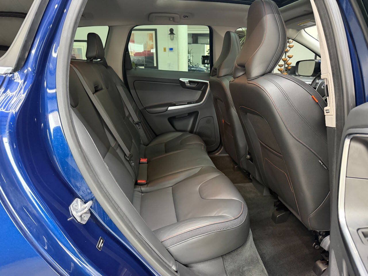 Used 2015 Volvo XC60 T6 Platinum AWD/4WD image 15