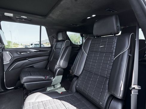 Used 2023 Cadillac Escalade V w/ LPO, ONYX Package image 45