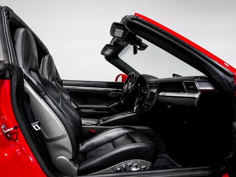 Used 2015 Porsche 911 Targa 4S AWD/4WD image 29