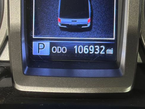 Used 2022 Toyota Tacoma SR5 w/ Technology Package image 27