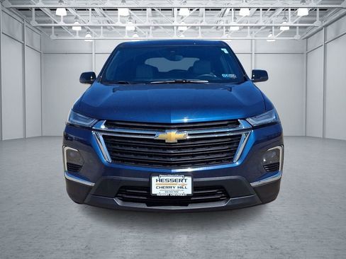 Used 2022 Chevrolet Traverse LS image 3