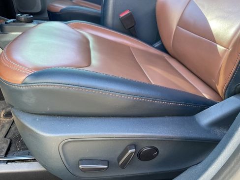 Used 2022 Ford Maverick Lariat w/ Lariat Luxury Package image 9