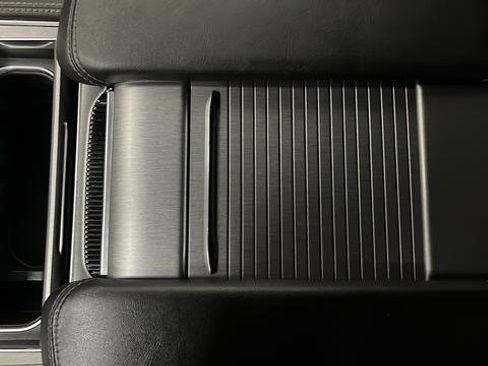 Used 2024 Jeep Wagoneer L Series II w/ Convenience Group I image 18