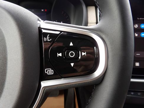 New 2026 Volvo XC90 B6 Plus w/ Protection Package Premier AWD/4WD image 20