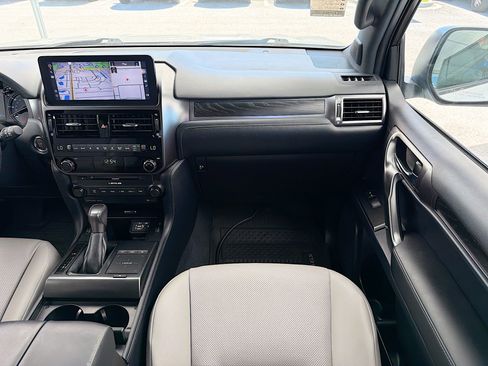 Used 2023 Lexus GX 460 w/ Black Line Special Edition image 17