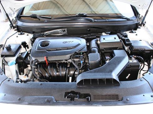 Used 2018 Hyundai Sonata SEL w/ Tech Package 02 FWD image 12