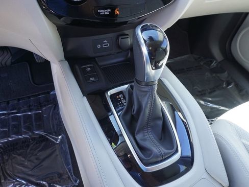 Certified 2019 Nissan Rogue Sport SL FWD image 18